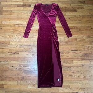 Maxi Dress with sleeve and slit